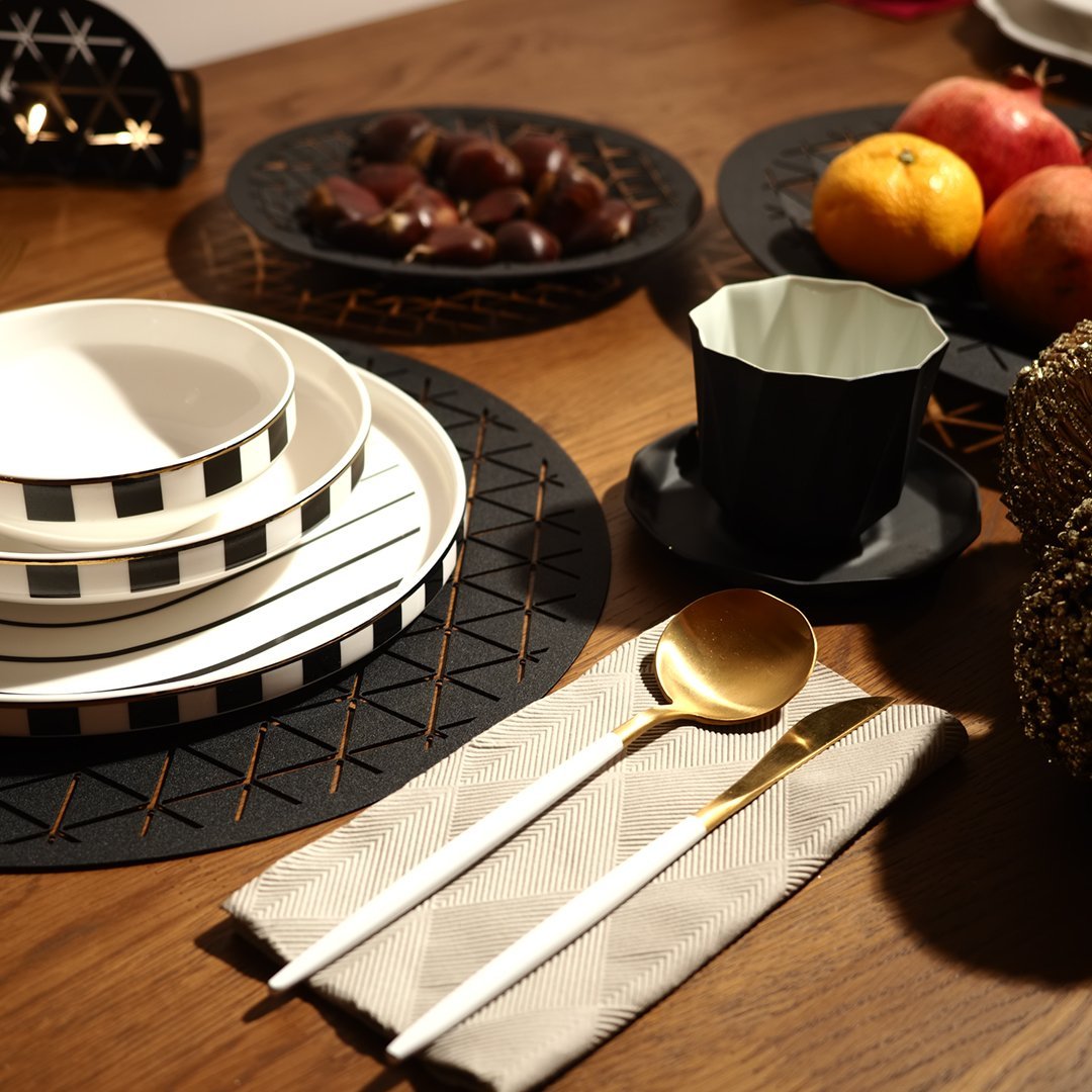 Luminous Circle Metal Table and Wall Decoration - APH140