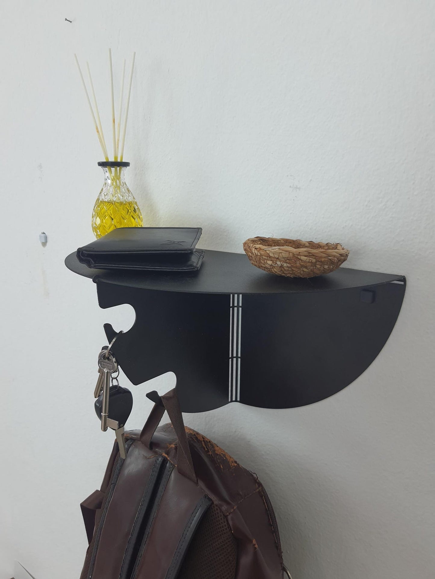 Entry Shelf I Wall Shelf with Hooks for Keys and Bags